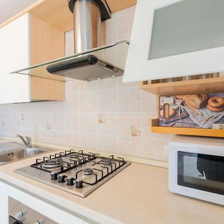 Casa Vacanza Il Portico Монелья Номер фото