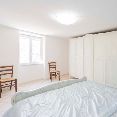 Casa Vacanza Il Portico Монелья Номер фото