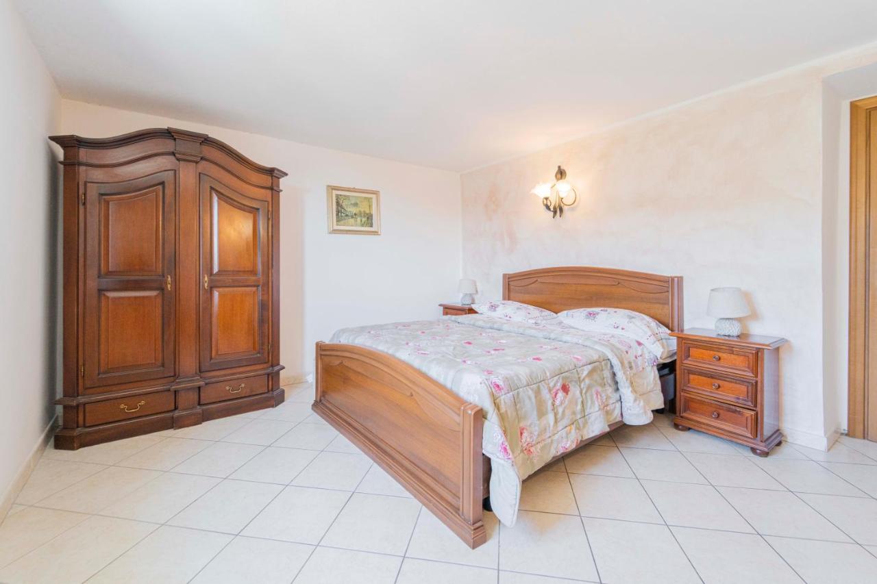 Casa Vacanza Il Portico Монелья Экстерьер фото